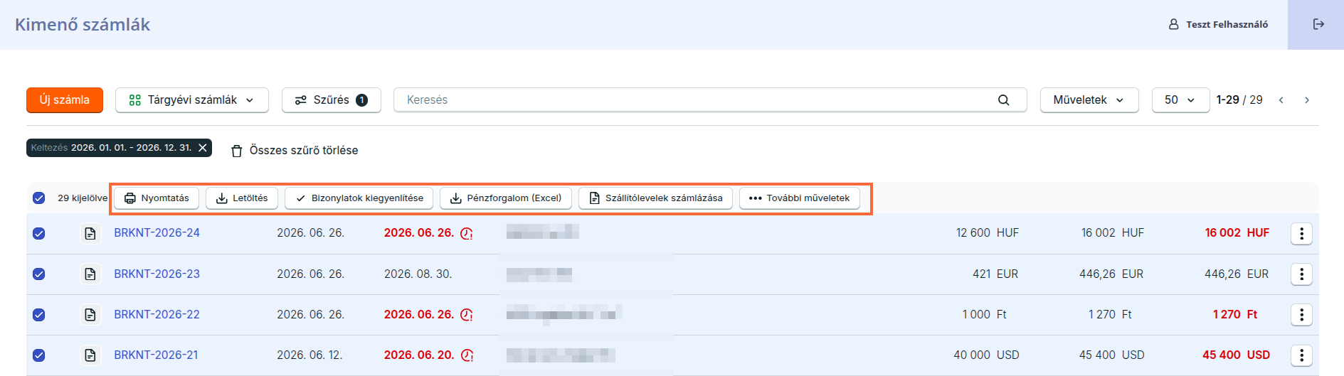 A bizonylatok kijelölésekor megjelennek a számlák fejlécében a csoportos műveletek.